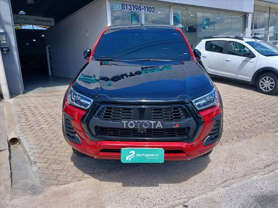 TOYOTA HILUX 2.8 D-4D TURBO DIESEL CD SRX 4X4 AUTOMÁTICO